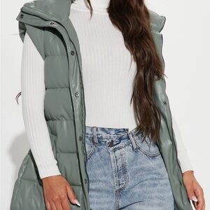 NWT Sage Puffer Vest